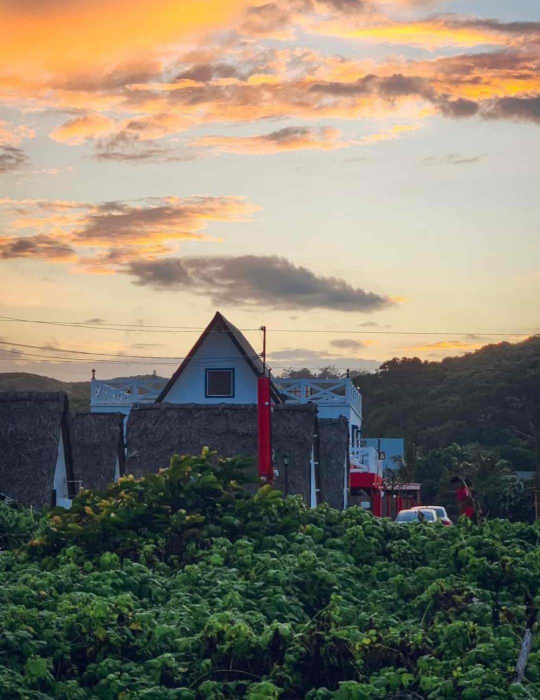 Hotel Triangle Huts Pagudpud Exteriér fotografie